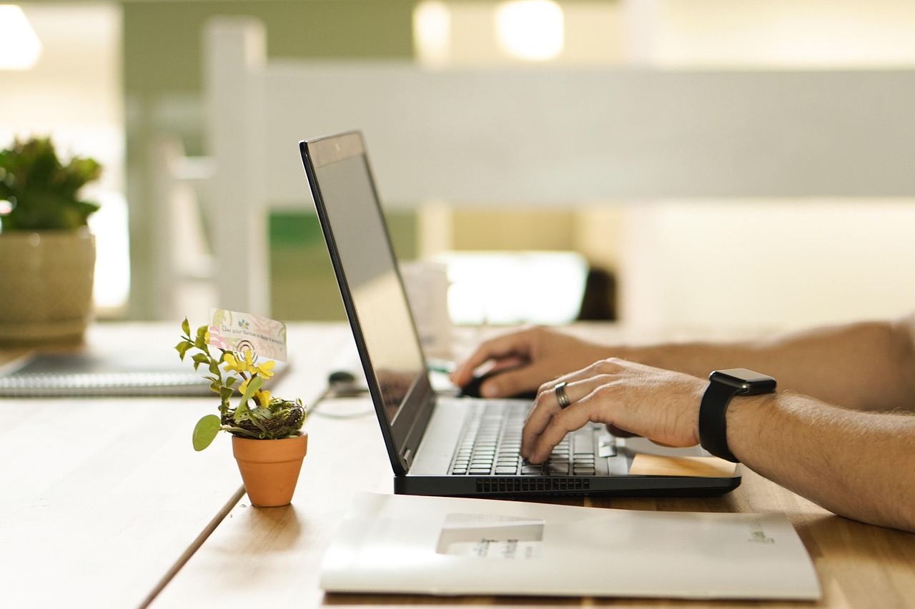 Adaptación del puesto de trabajo para personas con discapacidad: derechos y ajustes razonables